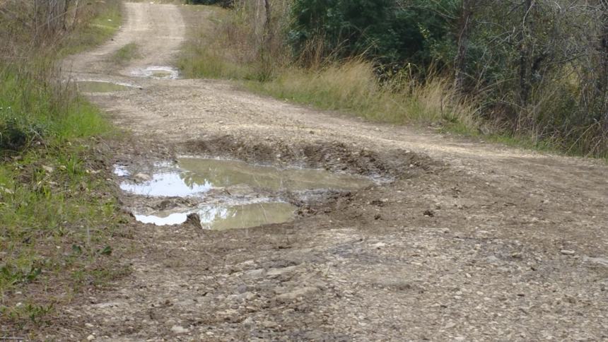 Strade interpoderali dissestate, l'altro "nodo" irrisolto del mondo agricolo