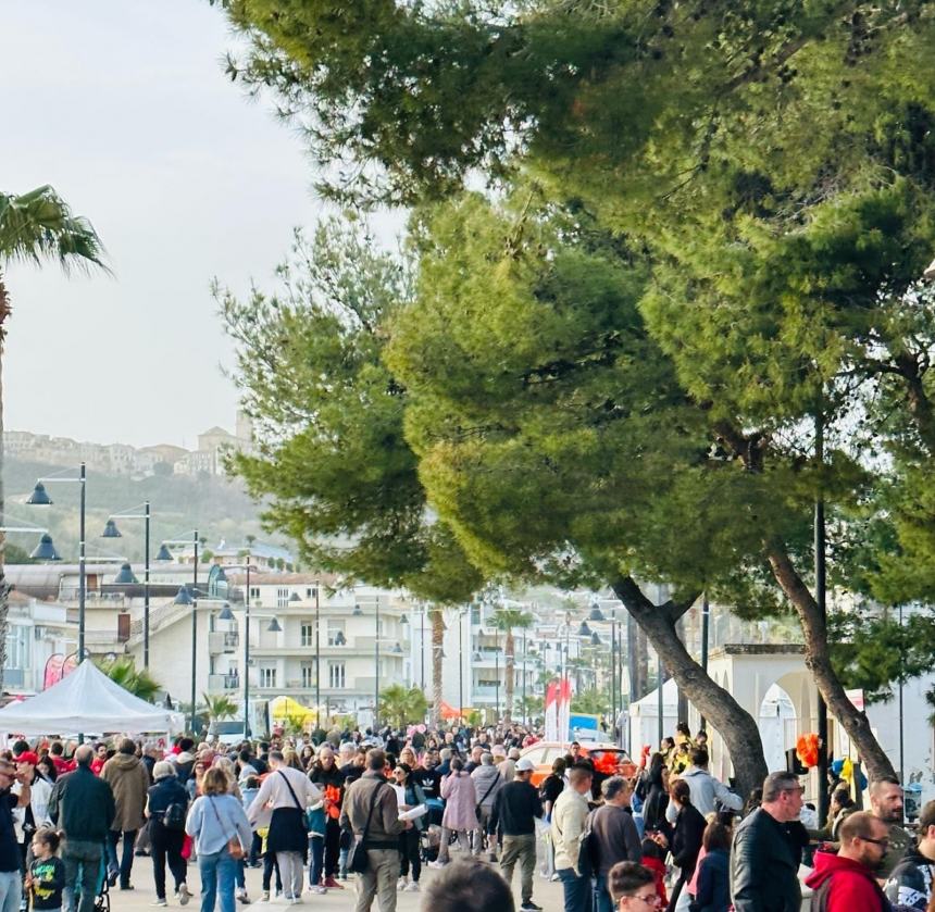 In tantissimi a Vasto Marina per la “Caccia all’uovo”