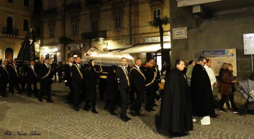 A Casalbordino sulle note del “Miserere” celebrata la processione del Venerdì Santo