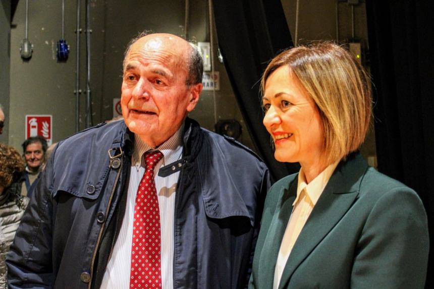 Pierluigi Bersani per Paola Cianci: "Persona competente, testa e cuore nelle battaglie che fa"