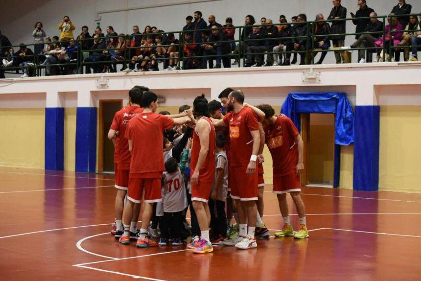 Vasto Basket il primo posto è tuo: Unibasket travolta, ora i playoff 