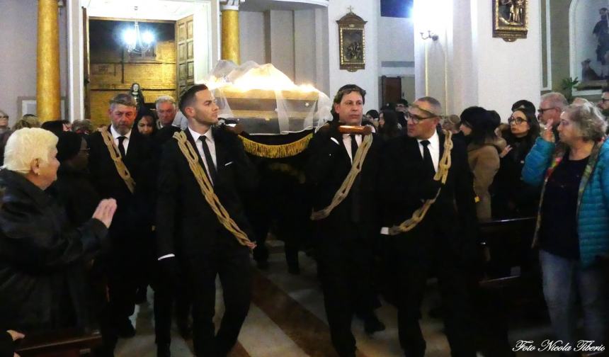 A Casalbordino sulle note del “Miserere” celebrata la processione del Venerdì Santo