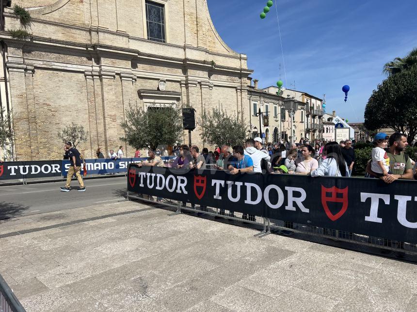 Piazza Rossetti in festa: da Vasto parte il Giro d’Abruzzo