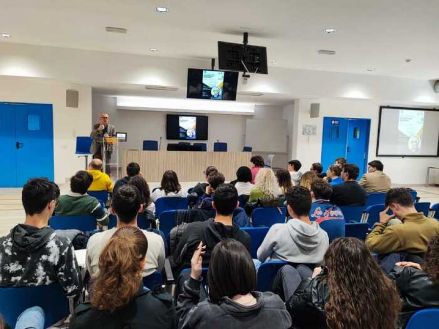 Il liceo Mattioli di Vasto vince il "debate storico" sulla Rivoluzione Francese
