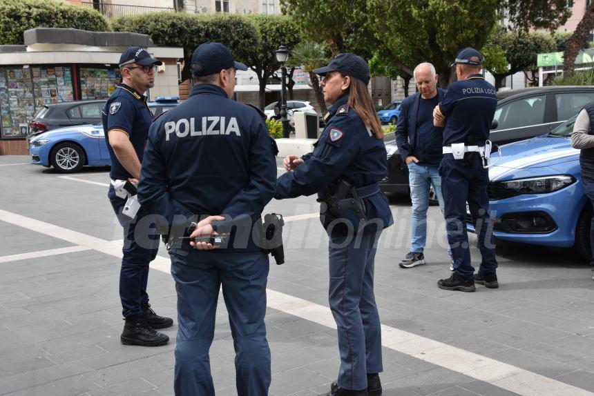 "Una vita da Social" in piazza Monumento con la Polizia di Stato