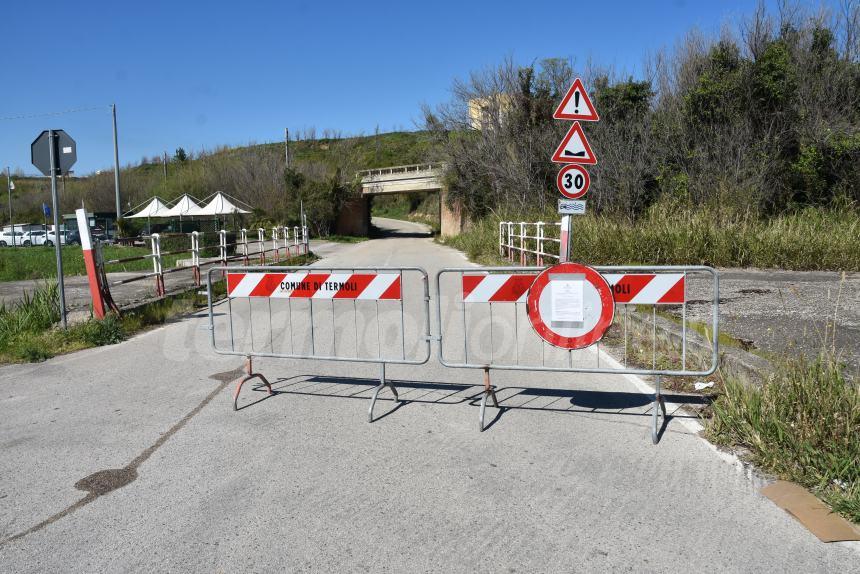 Giornata ecologica alla "Bufalara", si trova di tutto nei rifiuti abbandonati sul territorio