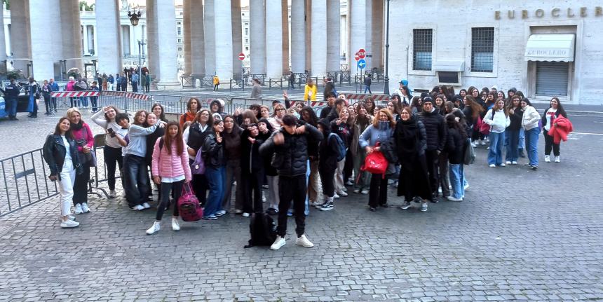 Gli alunni del Pantini-Pudente incontrano papa Francesco a Roma