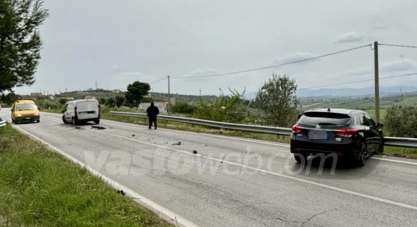 Scontro tra un furgone e un’auto al Villaggio Siv, 50enne al San Pio