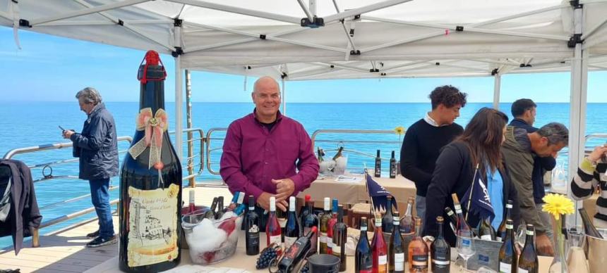 Vasto Marina "presa d'assalto" da cittadini e turisti nel lungo weekend di primavera 