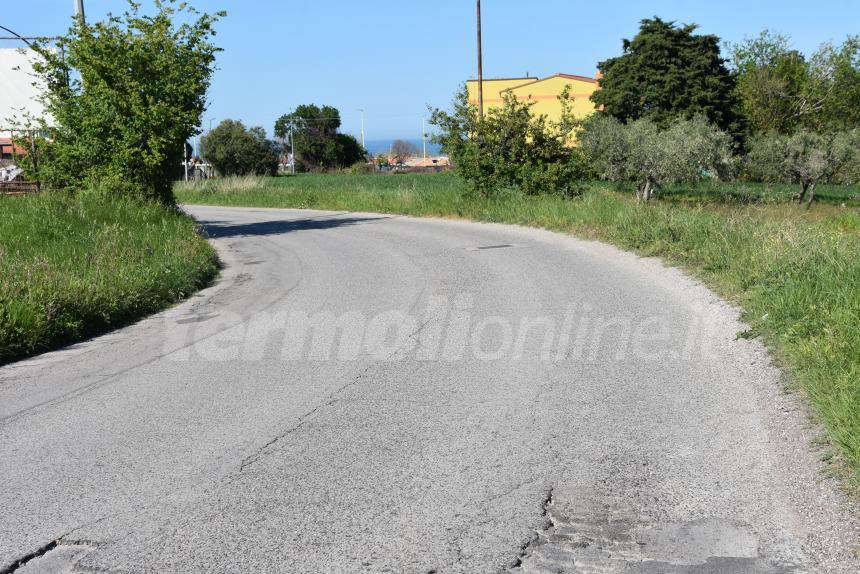 Marciapiedi e messa in sicurezza di via degli Abeti, firmato il contratto di appalto