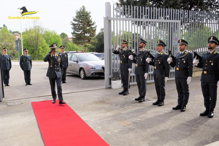 Il Comandante regionale Abruzzo in visita alla tenenza di Nereto