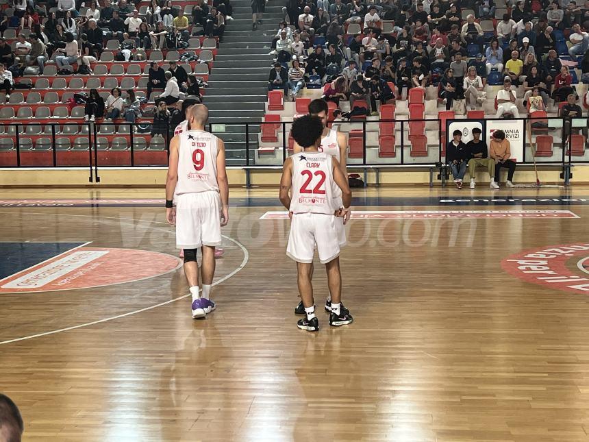 Vasto Basket, buona la prima: travolto Roseto