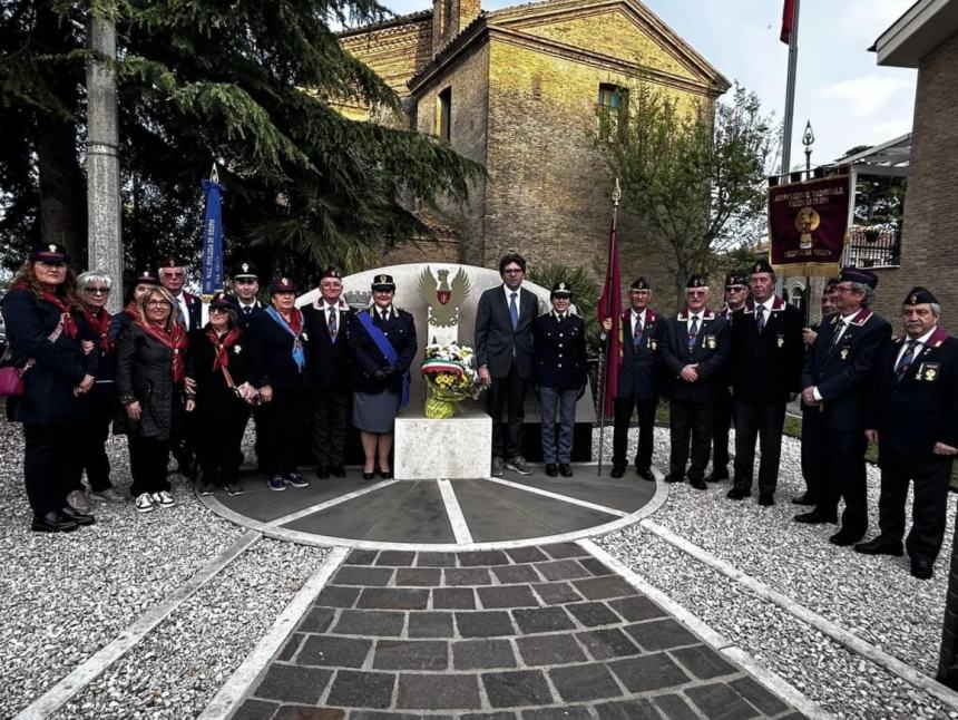 Vasto con una corona d’alloro celebra  il 172esimo anniversario della Polizia di Stato 