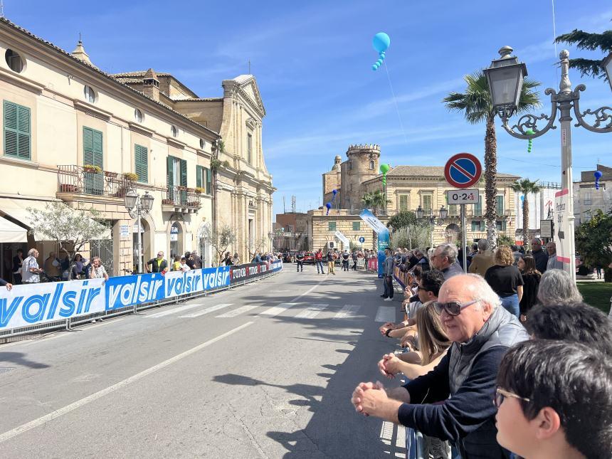 Piazza Rossetti in festa: da Vasto parte il Giro d’Abruzzo