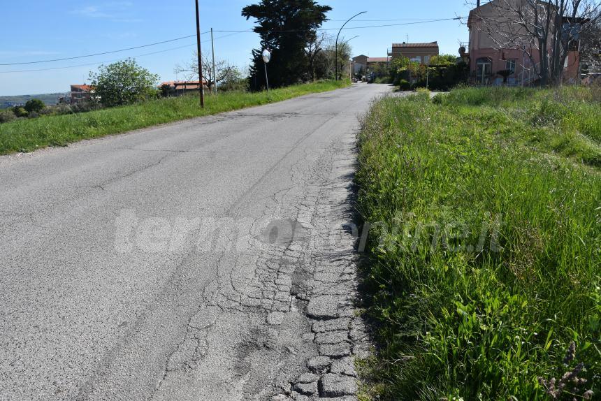 Marciapiedi e messa in sicurezza di via degli Abeti, firmato il contratto di appalto