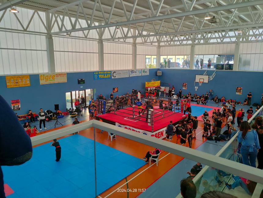 Spalti pieni a Gissi per il campionato nazionale di arti marziali al palazzetto 