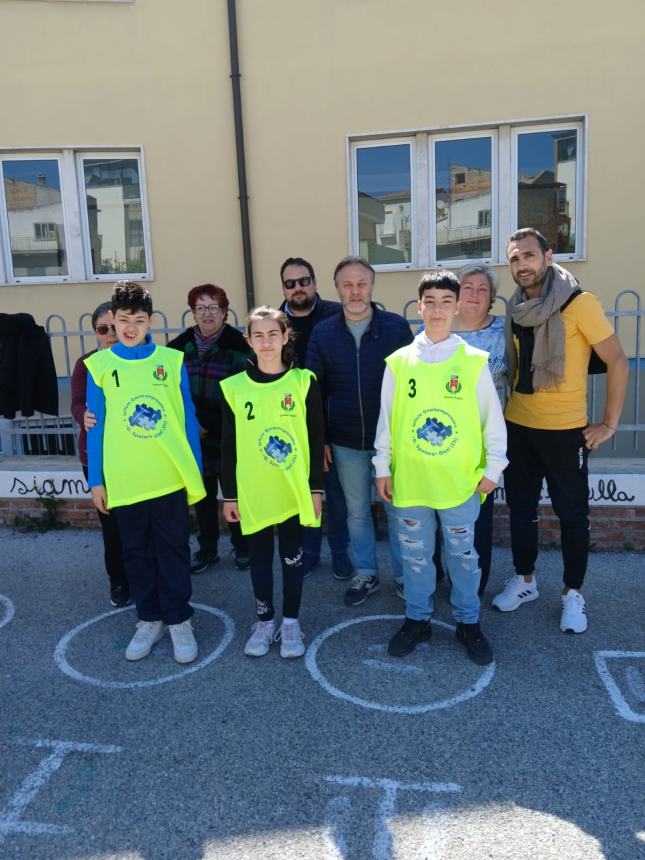 A Gissi 30 casacche sportive donate all'Istituto "Giuseppe Spataro"