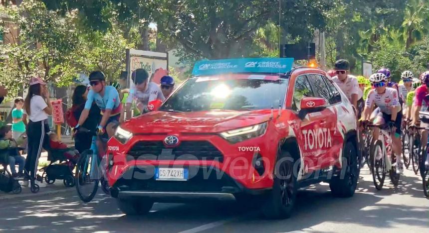 Piazza Rossetti in festa: da Vasto parte il Giro d’Abruzzo