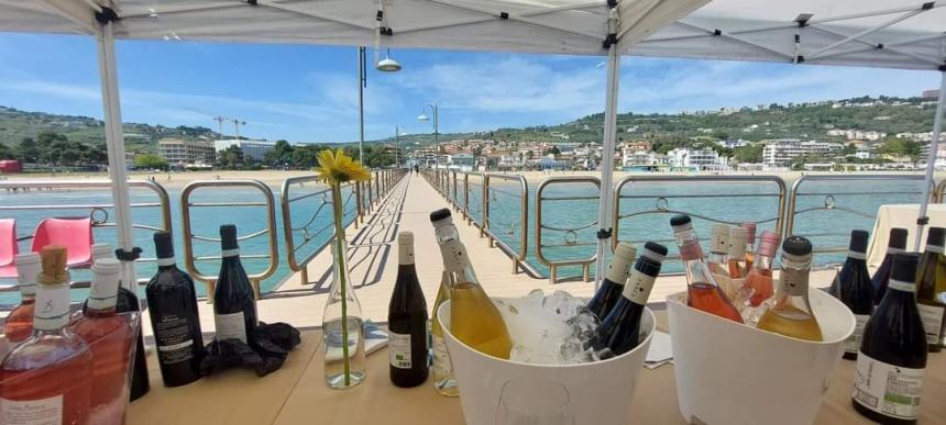 Vasto Marina "presa d'assalto" da cittadini e turisti nel lungo weekend di primavera 