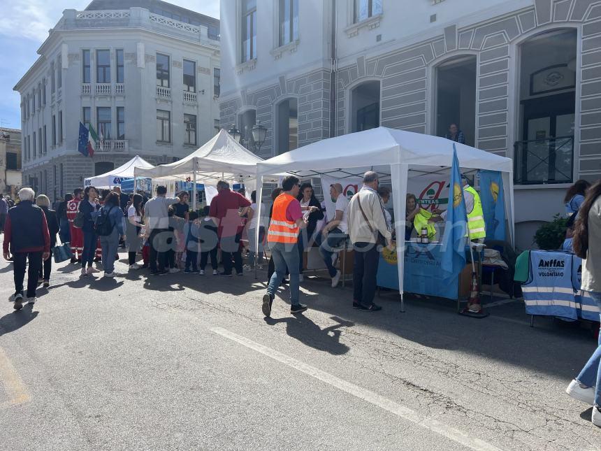 Piazza Rossetti in festa: da Vasto parte il Giro d’Abruzzo