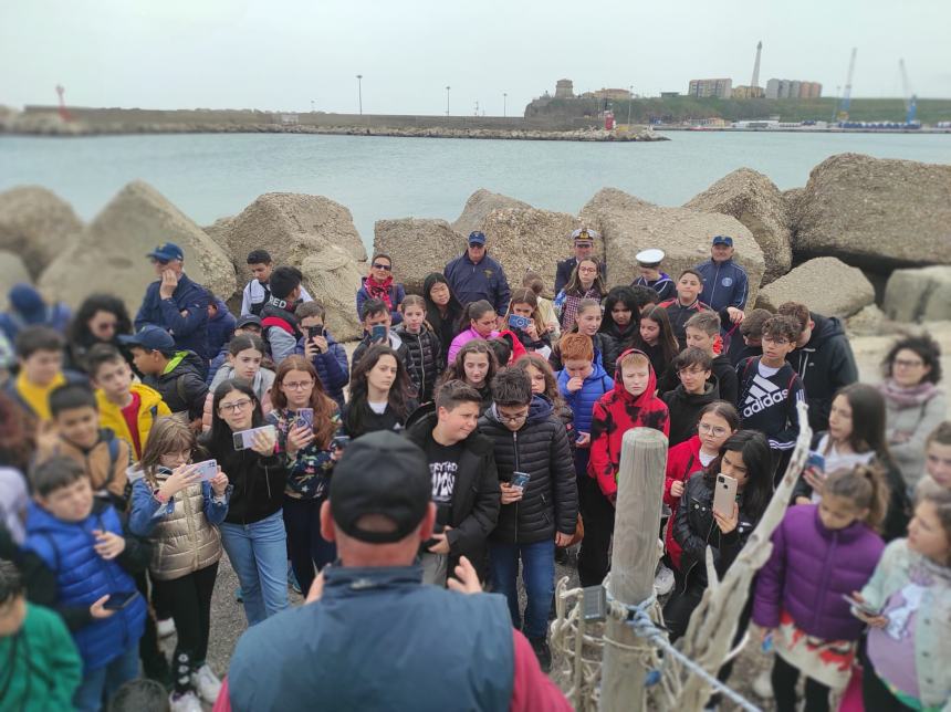 100 studenti al porto di Vasto alla scoperta del mare: “Nostro immenso patrimonio”