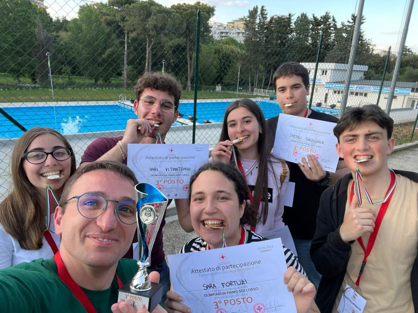 Il liceo scientifico di Santa Croce sul podio delle olimpiadi di primo soccorso