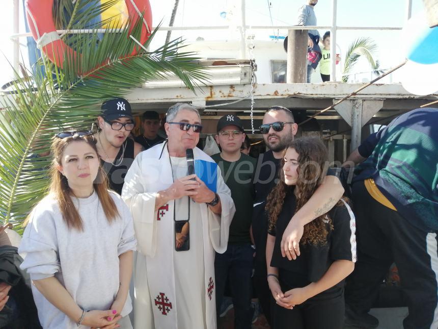 Madonna di Pennaluce, in tanti alla processione in mare: "Emozione di fede e tradizione" 