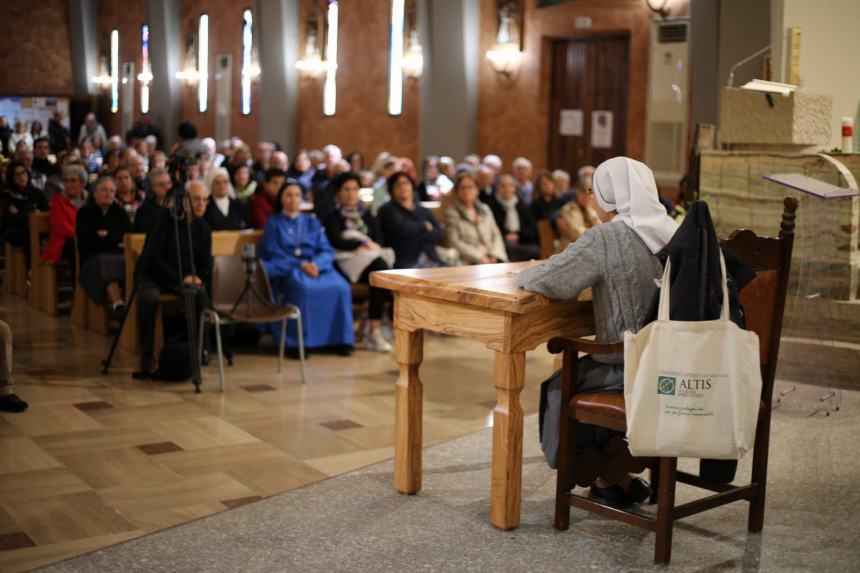 “Maria Donna e Madre educatrice”, interviene suor Anna Monia Alfieri