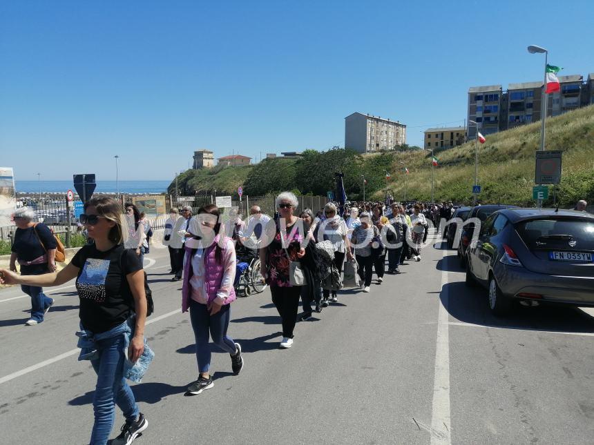 Madonna di Pennaluce, in tanti alla processione in mare: "Emozione di fede e tradizione" 