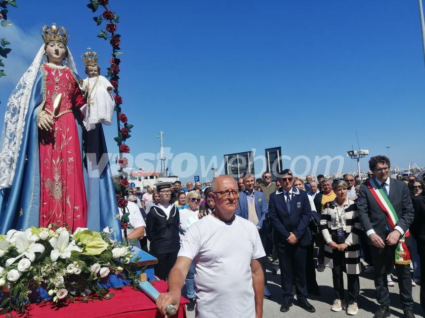 Madonna di Pennaluce, in tanti alla processione in mare: "Emozione di fede e tradizione" 