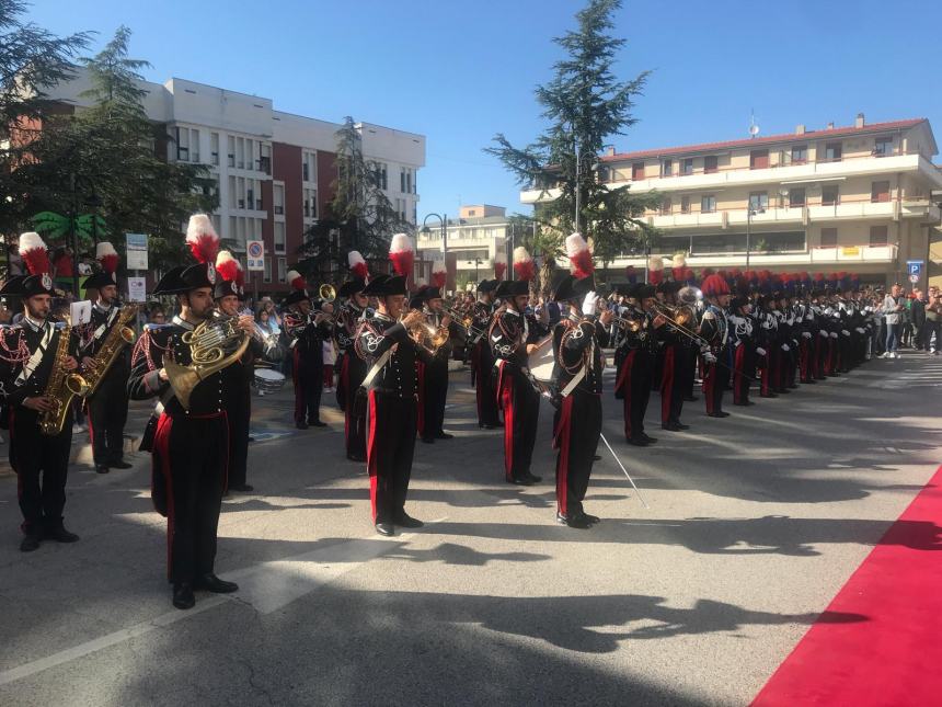 La cerimonia con l'Arma dei Carabinieri