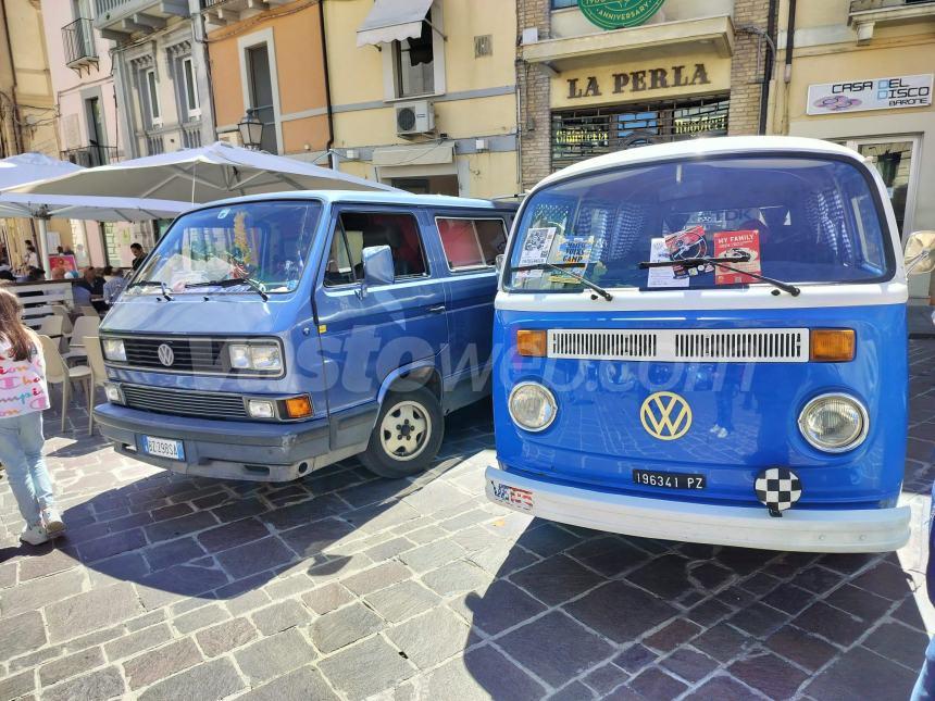 "Bugs on the sea", dalla Porsche alla Dune buggy: icone Volkswagen in piazza Rossetti 