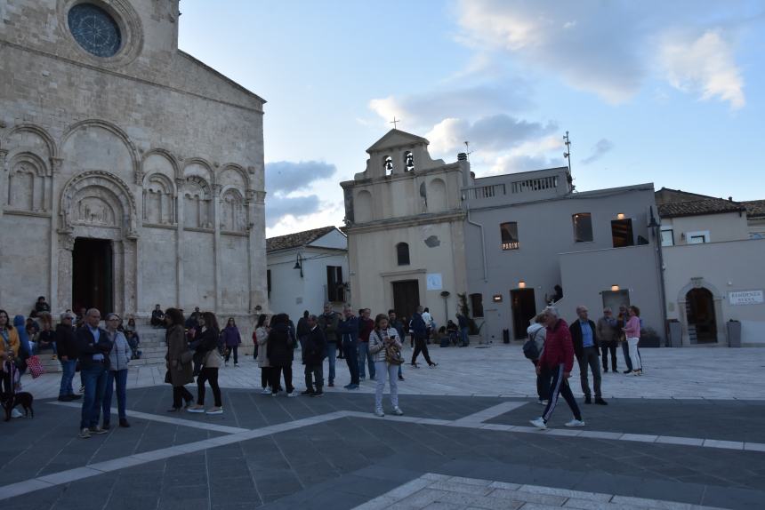 Lo "struscio" festivo: musica e divertimento nel Primo maggio termolese