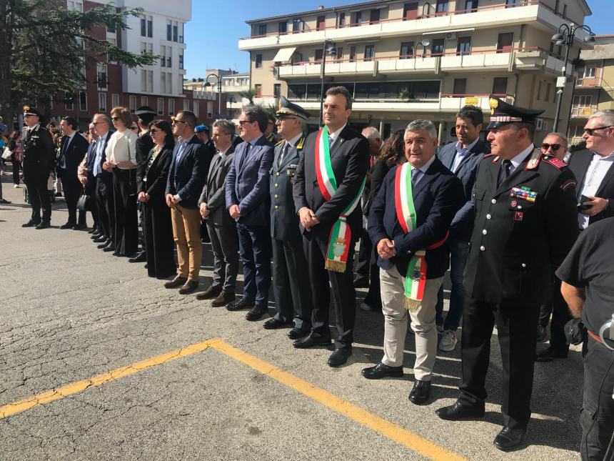 La cerimonia con l'Arma dei Carabinieri