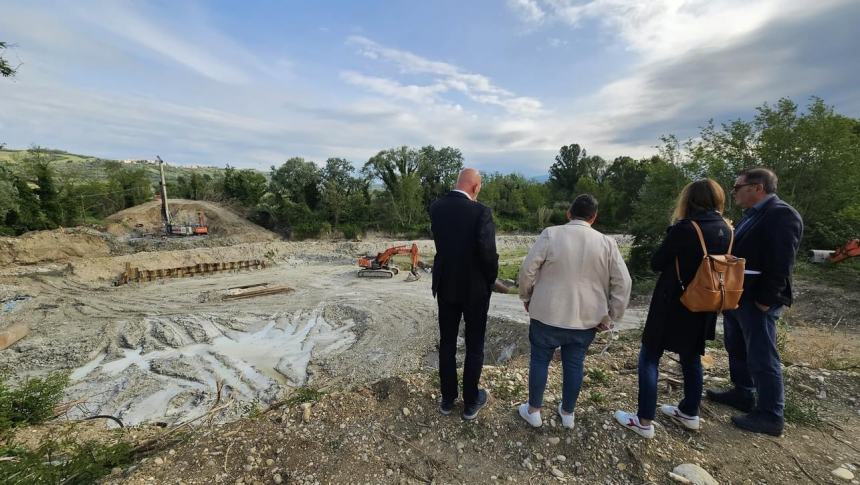 Procedono  i lavori di ricostruzione del ponte Guastacconcio sulla Sp97