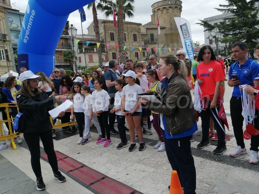 Maratona Diomedea: 481 partecipanti, a vincere Francesco Cacciatore e Monica Foglia