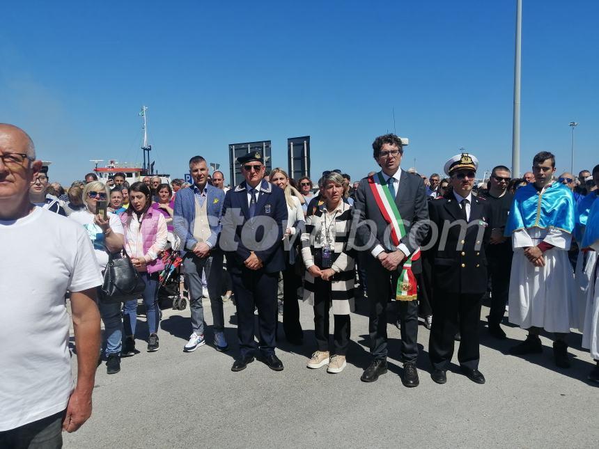 Madonna di Pennaluce, in tanti alla processione in mare: "Emozione di fede e tradizione" 