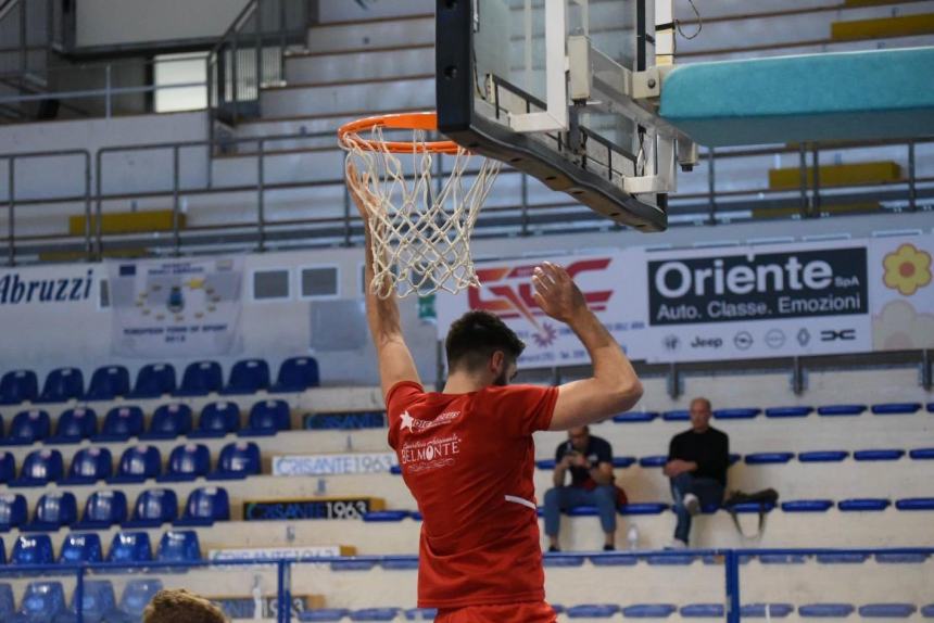 Vasto Basket, la semifinale playoff è tua: Roseto schiantato con 100 punti