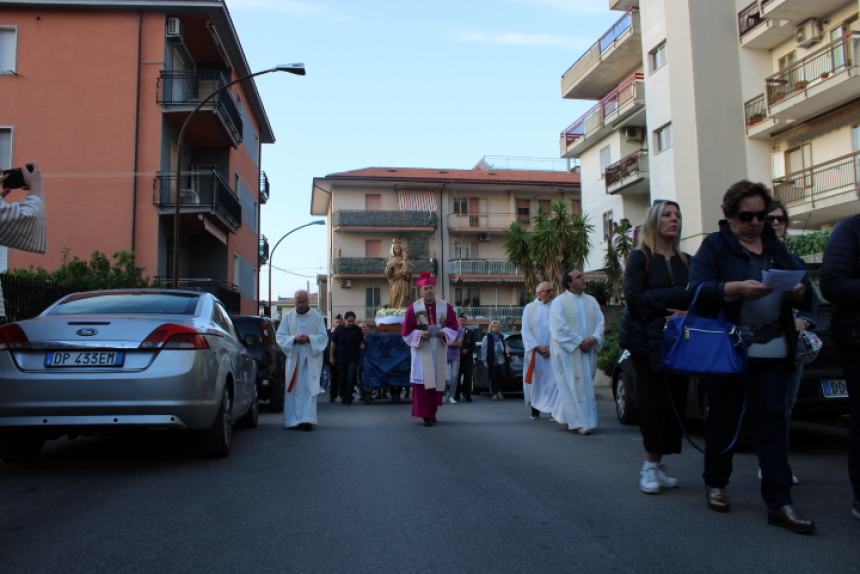 Tanti fedeli ai Salesiani per la  festa in onore di Maria Ausiliatrice