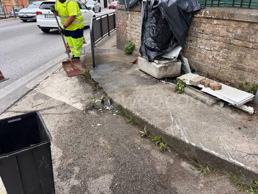 Auto finisce contro muretto a Vasto Marina, ferita una coppia