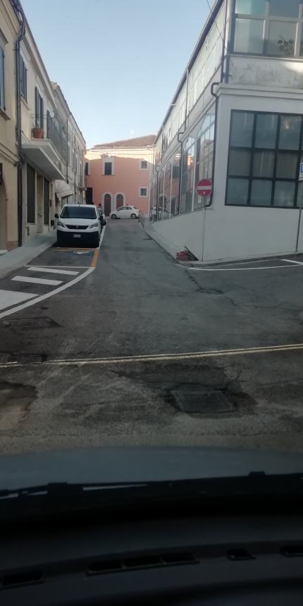 "Diminuiscono i posti auto nel centro storico, si riservino dei posti per residenti in via Cavour"