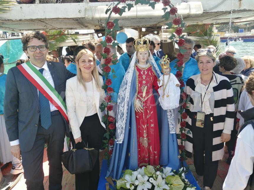 Madonna di Pennaluce, in tanti alla processione in mare: "Emozione di fede e tradizione" 