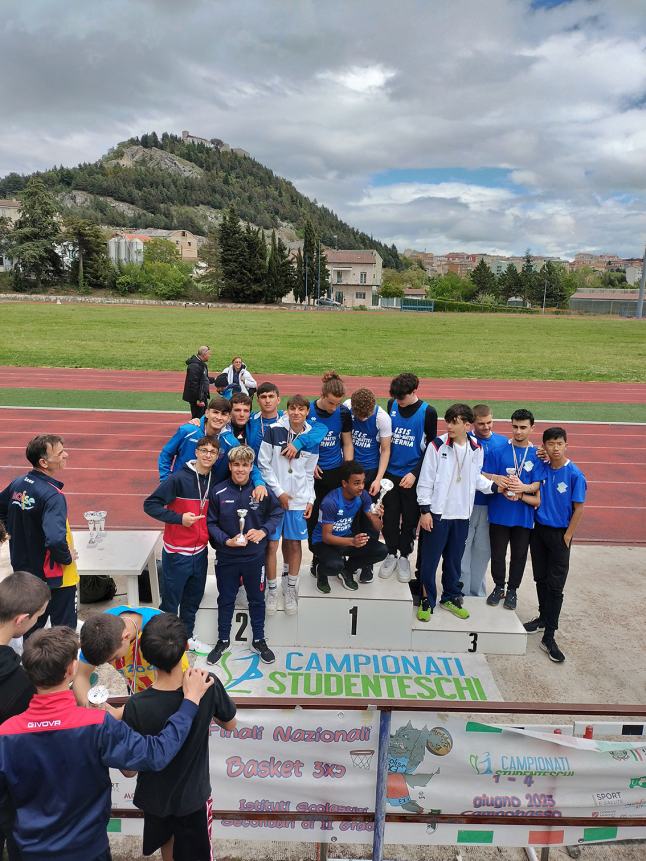 L’Istituto “Alfano” di Termoli sugli scudi alle finali regionali di atletica