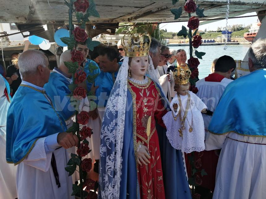 Madonna di Pennaluce, in tanti alla processione in mare: "Emozione di fede e tradizione" 