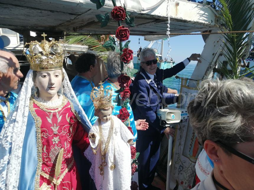 Madonna di Pennaluce, in tanti alla processione in mare: "Emozione di fede e tradizione" 