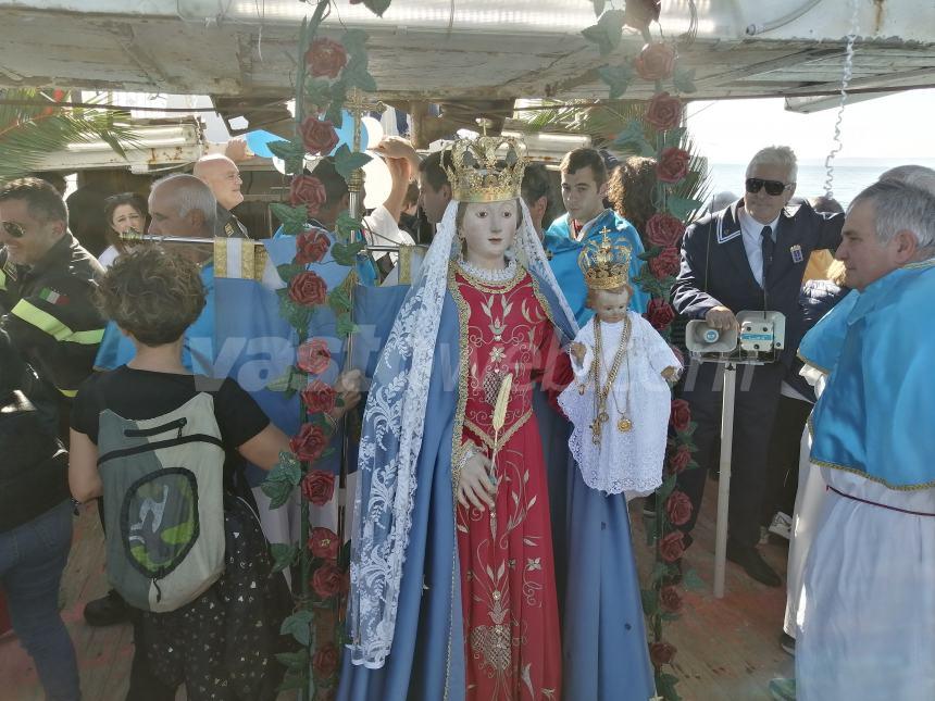 Madonna di Pennaluce, in tanti alla processione in mare: "Emozione di fede e tradizione" 