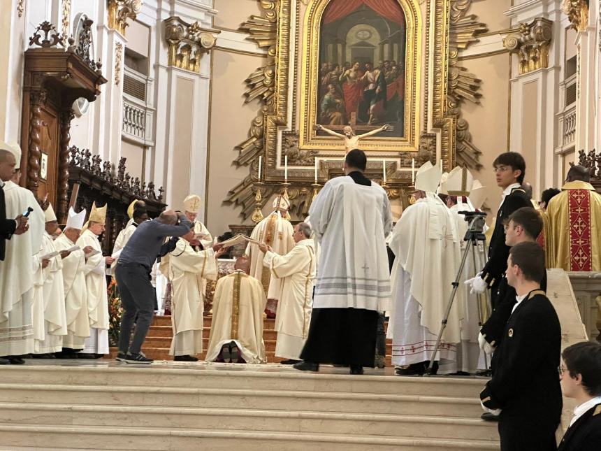 A Chieti  la cerimonia di ordinazione di Mauro Lalli come Arcivescovo e Nunzio Apostolico