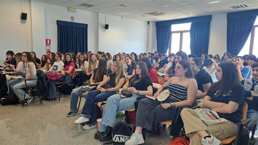 Studenti molisani si sfidano con gli spot generativi dell'AI