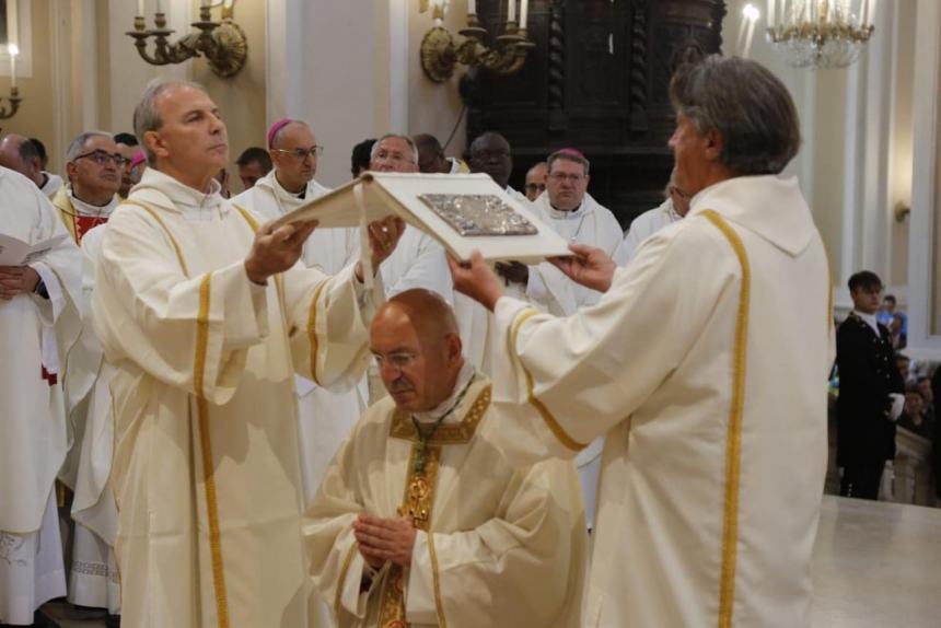 A Chieti  la cerimonia di ordinazione di Mauro Lalli come Arcivescovo e Nunzio Apostolico