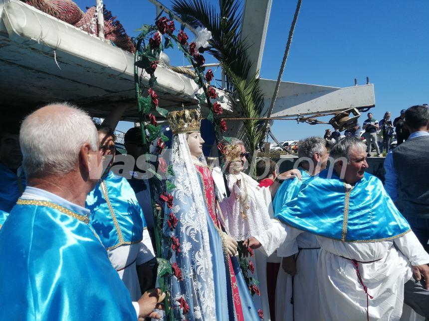 Madonna di Pennaluce, in tanti alla processione in mare: "Emozione di fede e tradizione" 